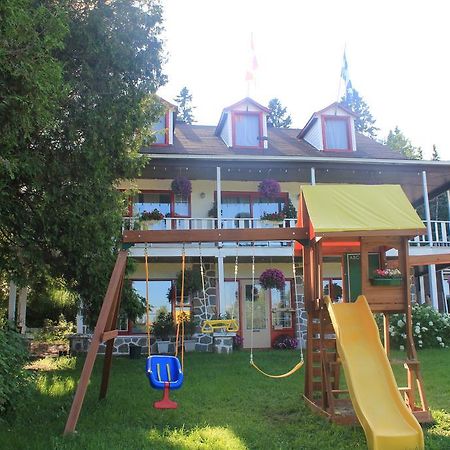 Motel Des Pays D'En Haut Val-David Esterno foto