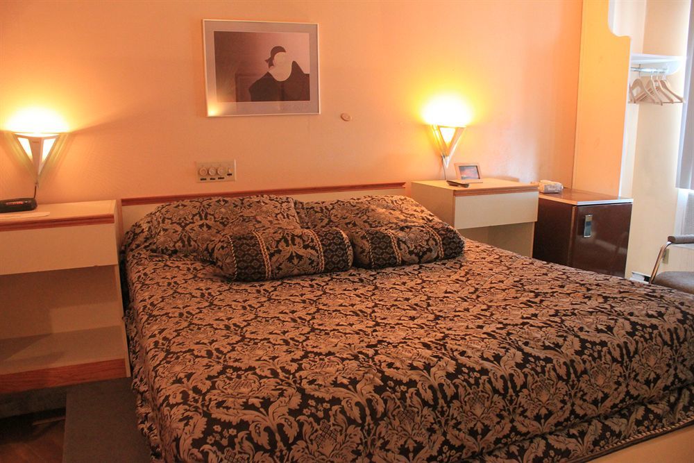 Motel Des Pays D'En Haut Val-David Esterno foto