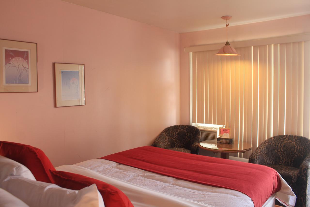 Motel Des Pays D'En Haut Val-David Esterno foto