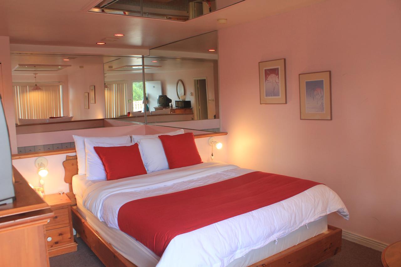 Motel Des Pays D'En Haut Val-David Esterno foto