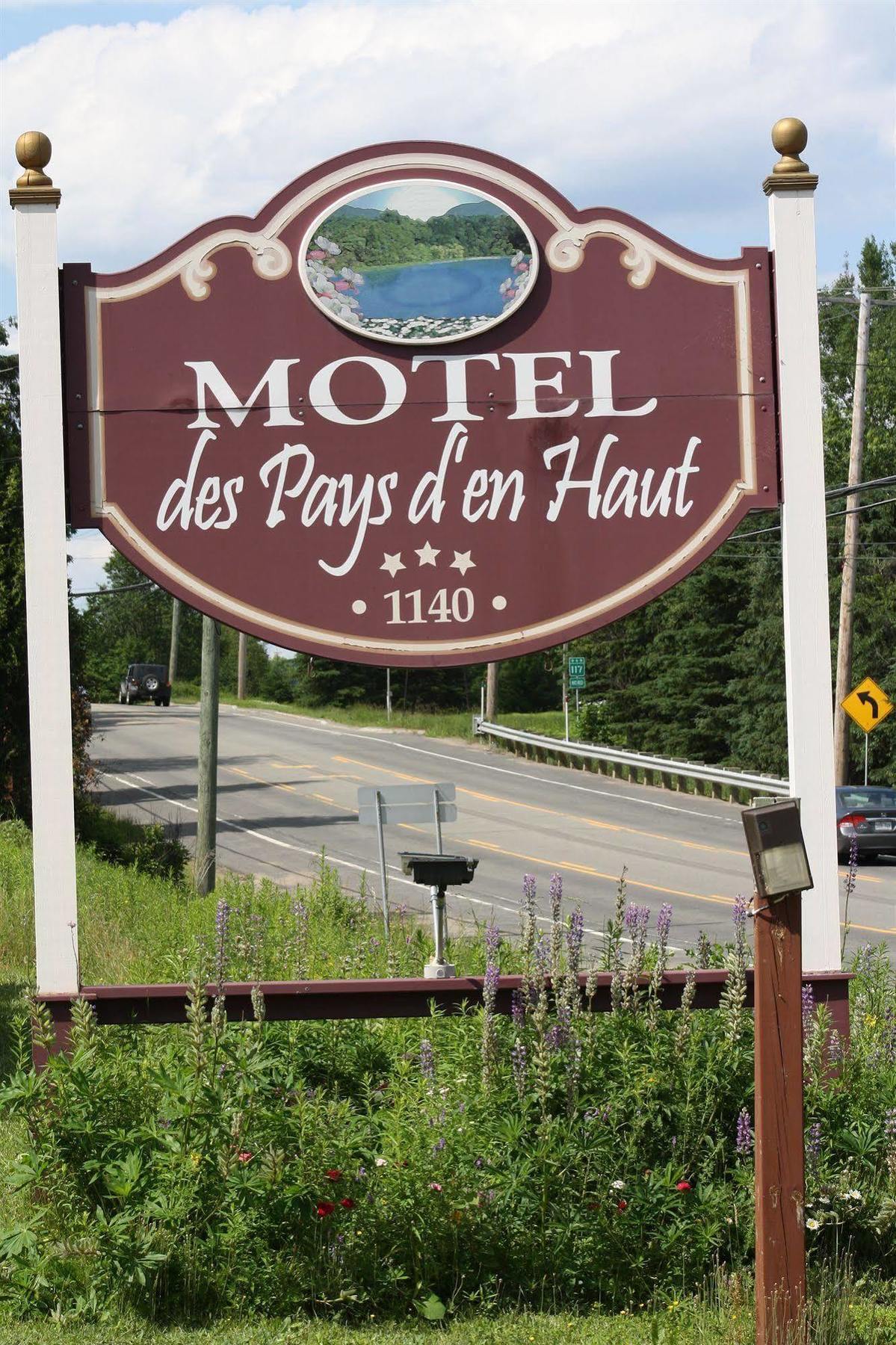 Motel Des Pays D'En Haut Val-David Esterno foto