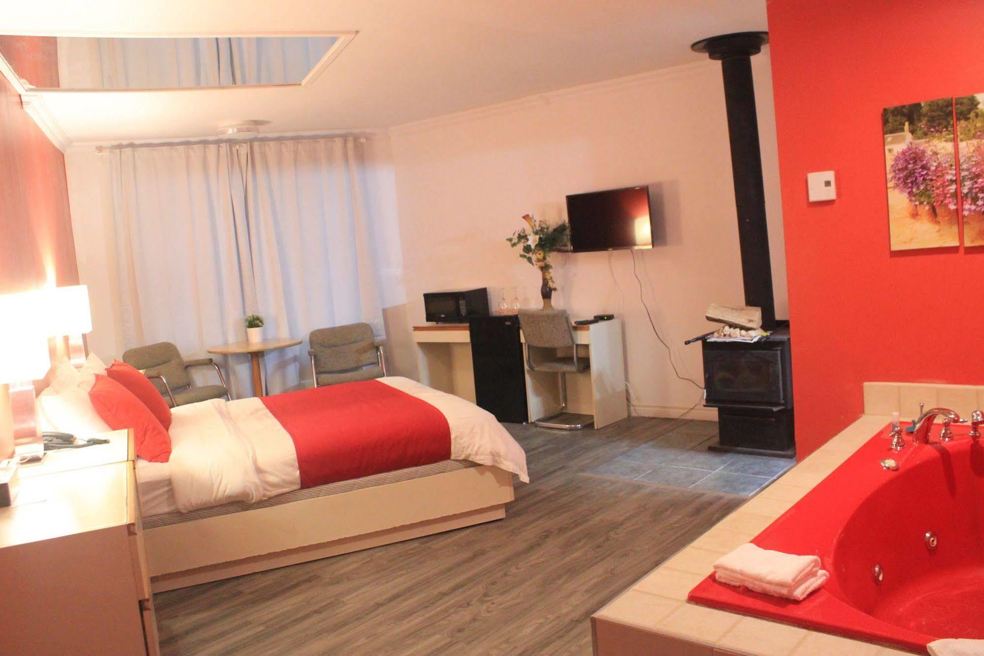 Motel Des Pays D'En Haut Val-David Esterno foto