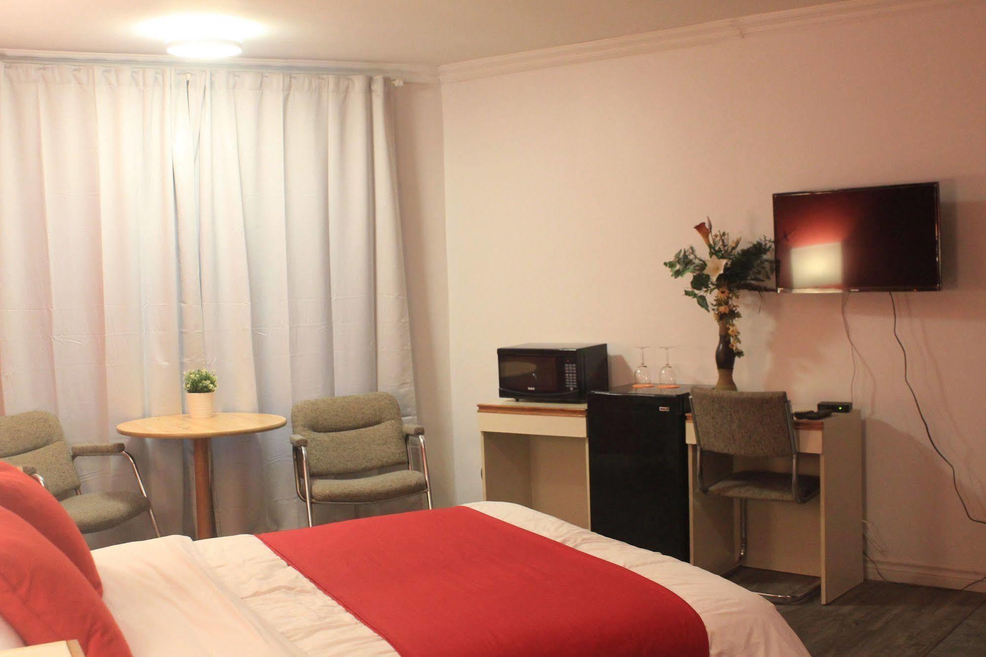 Motel Des Pays D'En Haut Val-David Esterno foto